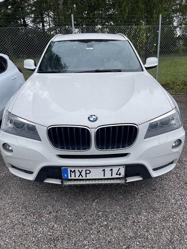 Vit Begagnad 2012 BMW X3 SUV | 114 000 kr (Marknadspris) - Bild 1/4