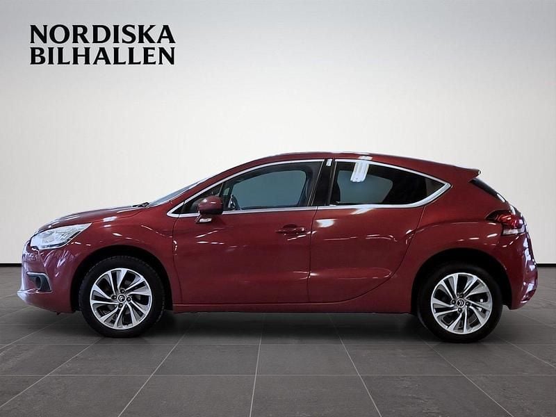 Begagnad Citroën DS4 112 HK (82 kW) 2011 Röd Halvkombi