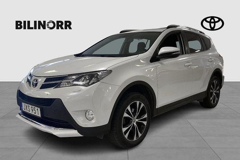 Vit Begagnad 2015 Toyota RAV4 SUV | 159 900 kr (Marknadspris) - Bild 1/4