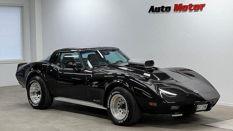Svart Begagnad 1975 Chevrolet Corvette Stingray | 299 900 kr - Bild 1/3