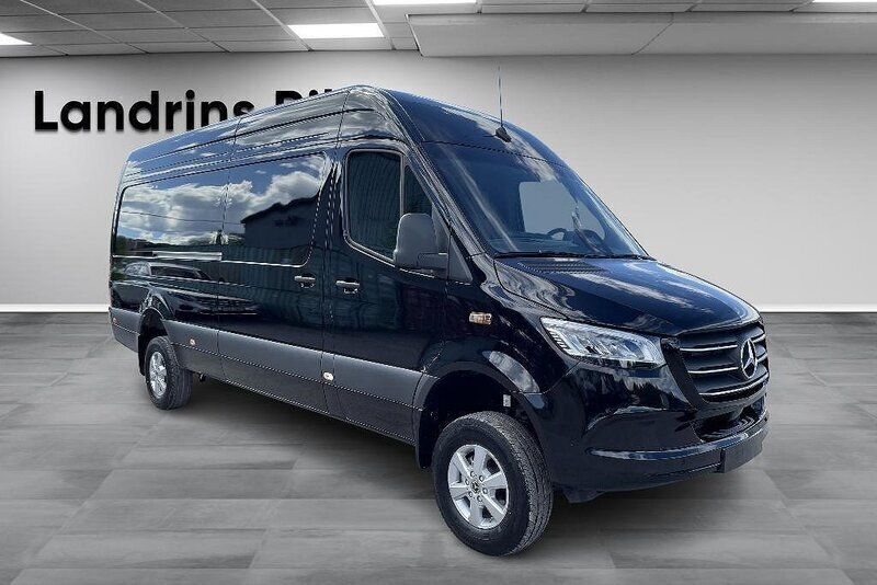 Ny Mercedes Sprinter 2025 Svart (obsidiansvart metallic) Van