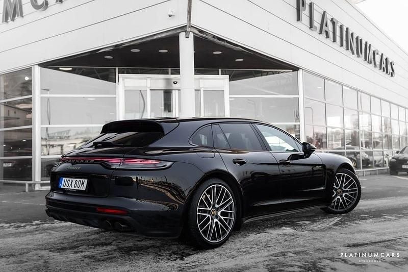 Begagnad Porsche Panamera 4 Sport Turismo 462 HK (339 kW) 2022 Svart Sedan