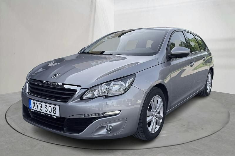 Grå Begagnad 2015 Peugeot 308 Active | 113 000 kr - Bild 1/4