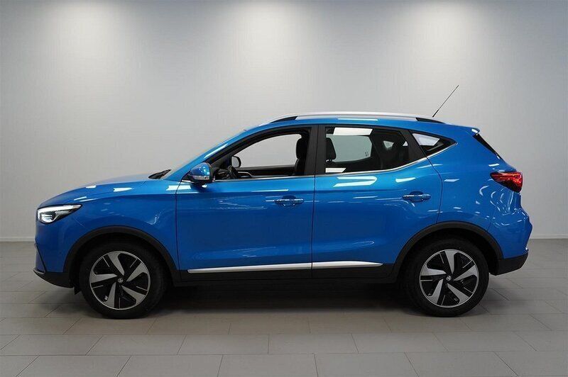 Begagnad MG ZS Luxury 115 kW (157 HK) 2021 Blå/lila Sedan