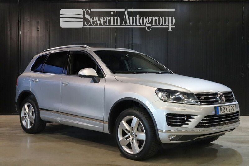 Silver Begagnad 2014 VW Touareg R-line SUV | 239 000 kr (Marknadspris) - Bild 1/4
