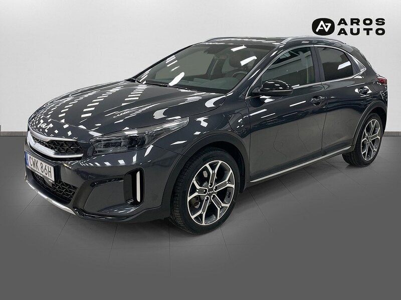Grå Begagnad 2022 Kia XCeed Advance SUV | 259 900 kr (Marknadspris) - Bild 1/4