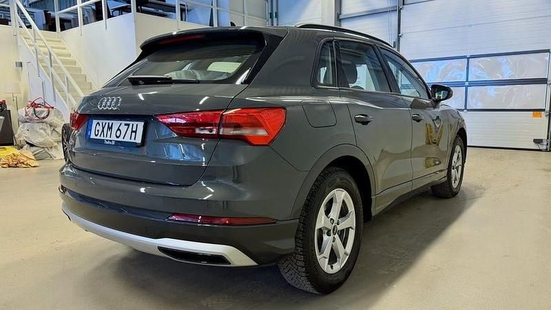 Begagnad Audi Q3 Advanced 150 HK (110 kW) 2024 Grå SUV