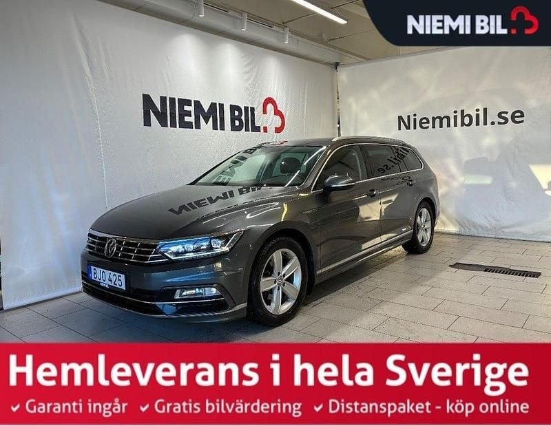 Mörkgrå Begagnad 2016 VW Passat R-line Kombi | 199 900 kr (Lite dyr) - Bild 1/3