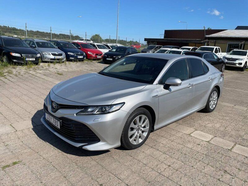 Silver Begagnad 2020 Toyota Camry Sedan | 259 900 kr - Bild 1/4