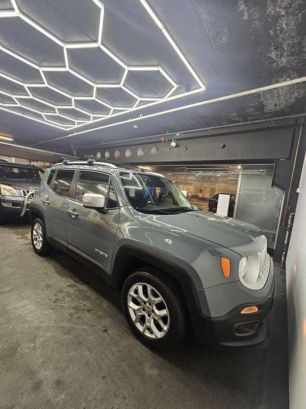 Grå Begagnad 2016 Jeep Renegade Limited SUV | 134 900 kr (Lite dyr) - Bild 1/4