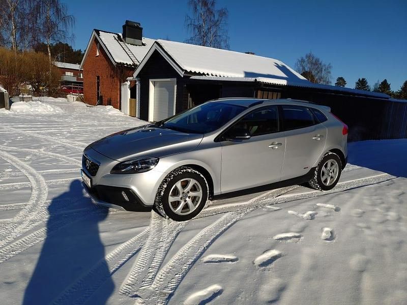 Begagnad Volvo V40 CC 180 HK (132 kW) 2015 Kombi