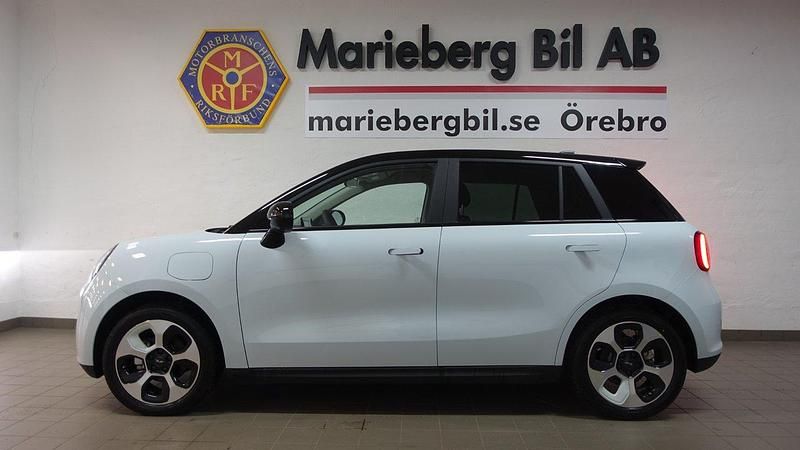 Grön Ny 2025 JAC E30X Halvkombi | 334 900 kr - Bild 1/4