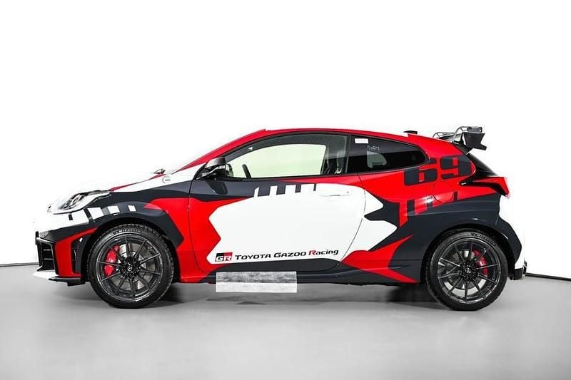 Begagnad Toyota Yaris Edition 280 HK (205 kW) 2024 Grå Halvkombi