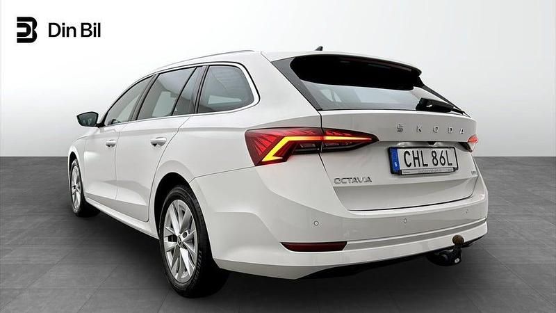 Begagnad Skoda Octavia Style 150 HK (110 kW) 2023 Vit Kombi