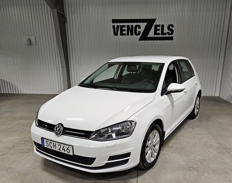 Vit Begagnad 2014 VW Golf VII Style Halvkombi | 139 000 kr (Dyr) - Bild 1/4