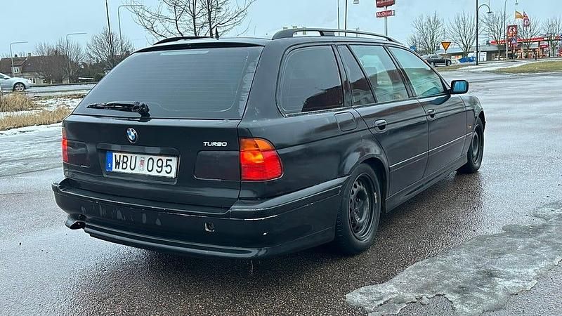 Begagnad BMW 525 192 HK (141 kW) 2001 Svart rollad