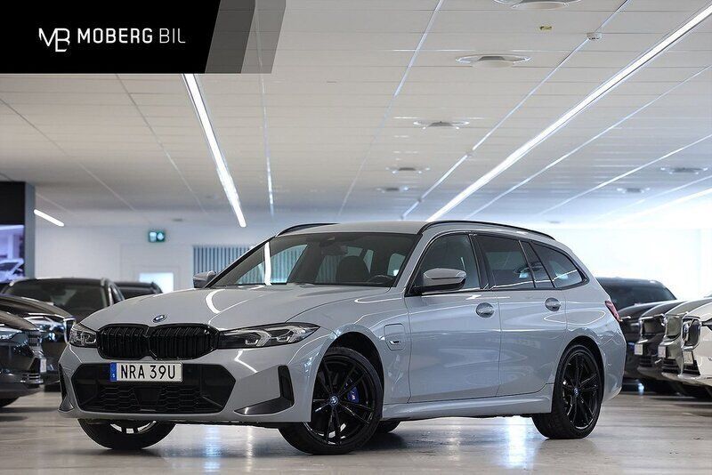 Grå Begagnad 2023 BMW 330e Shadowline Kombi | 379 900 kr (Dyr) - Bild 1/3