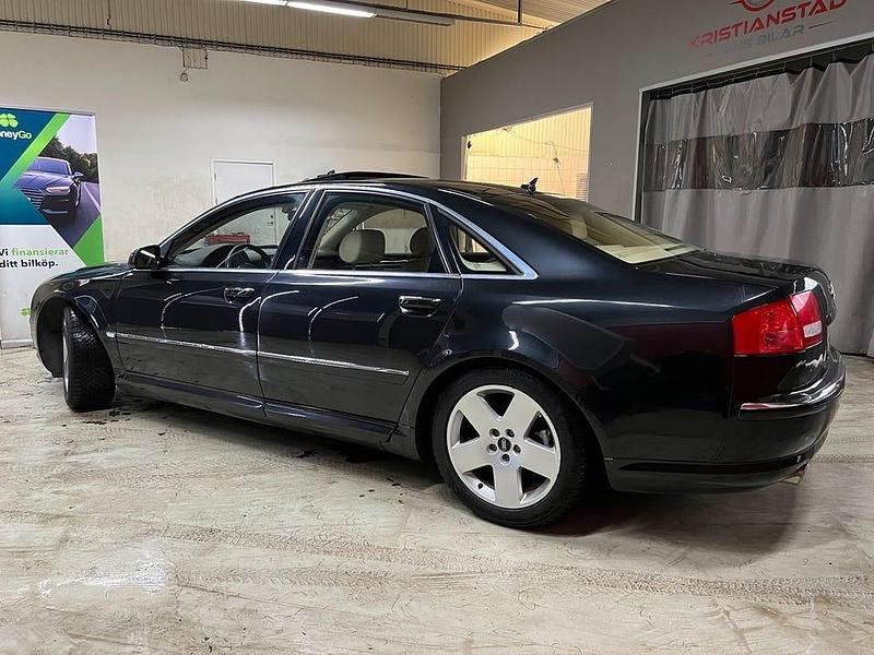 Begagnad Audi A8 335 HK (246 kW) 2004 Svart Sedan