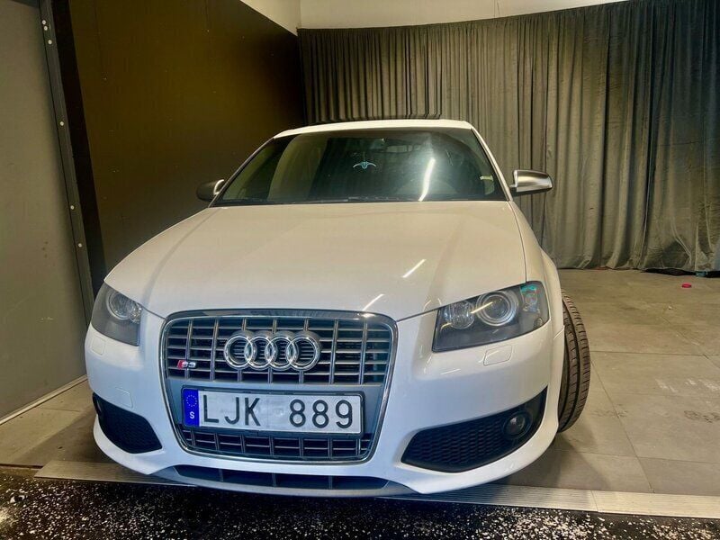 Vit Begagnad 2008 Audi S3 Halvkombi | 94 500 kr (Bra pris) - Bild 1/4