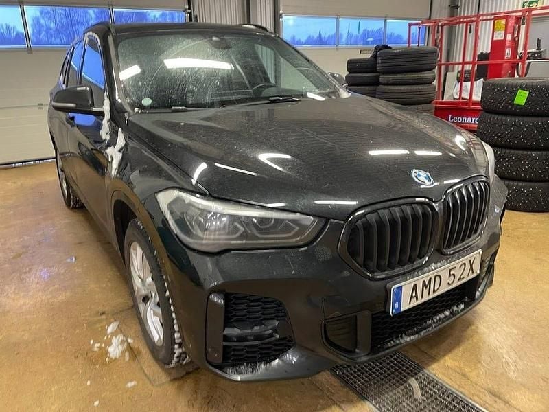 Begagnad BMW X1 M Sport 125 HK (91 kW) 2022 Svart metallic SUV