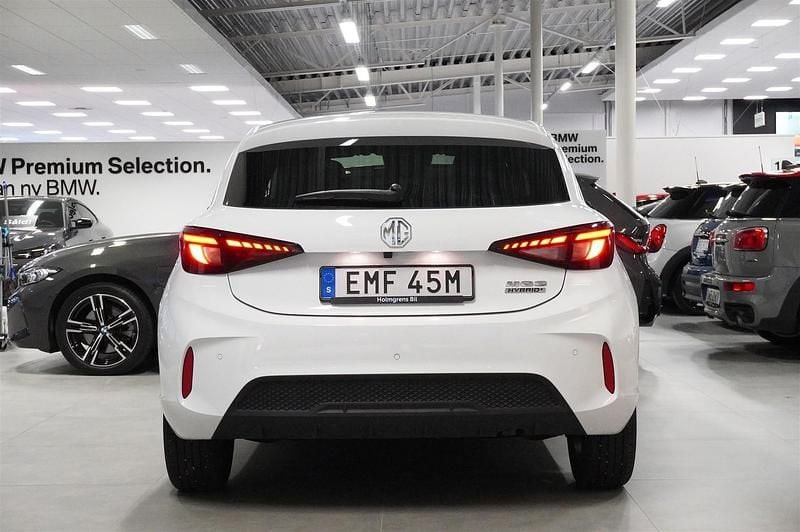 Begagnad MG MG3 Luxury 180 HK (132 kW) 2024 Vit Halvkombi