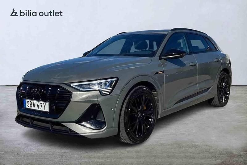 Grå Begagnad 2023 Audi e-tron SUV | 519 900 kr - Bild 1/1