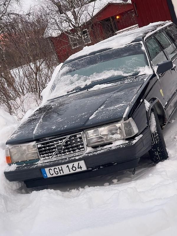 Begagnad Volvo 940 135 HK (99 kW) 1996 Svart Kombi