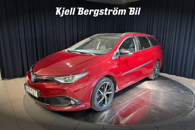 Röd Begagnad 2018 Toyota Auris Touring Sports Comfort Kombi | 174 900 kr (Marknadspris) - Bild 1/4