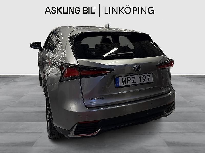 Begagnad Lexus NX300h Executive Line 197 HK (144 kW) 2021 Ljusgrå SUV