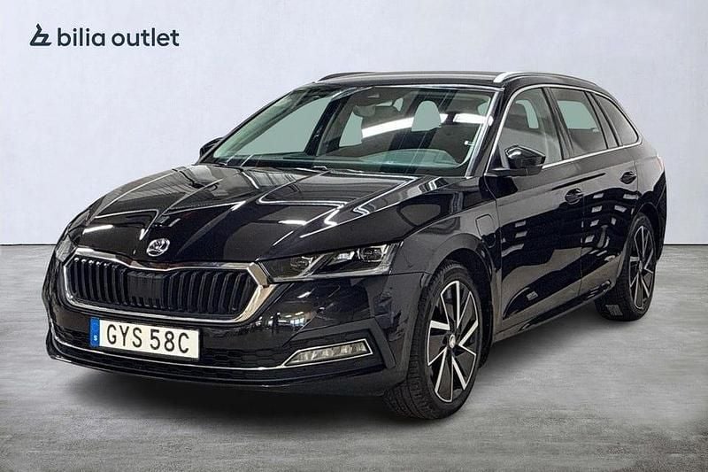 Svart Begagnad 2021 Skoda Octavia Style Kombi | 229 900 kr (Marknadspris) - Bild 1/4