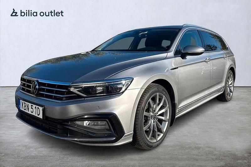 Silver Begagnad 2022 VW Passat GT Kombi | 279 900 kr (Marknadspris) - Bild 1/4