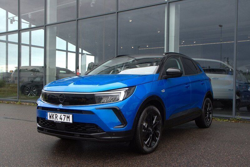Blå Begagnad 2023 Opel Grandland X GS Line SUV | 299 000 kr (Lite dyr) - Bild 1/4