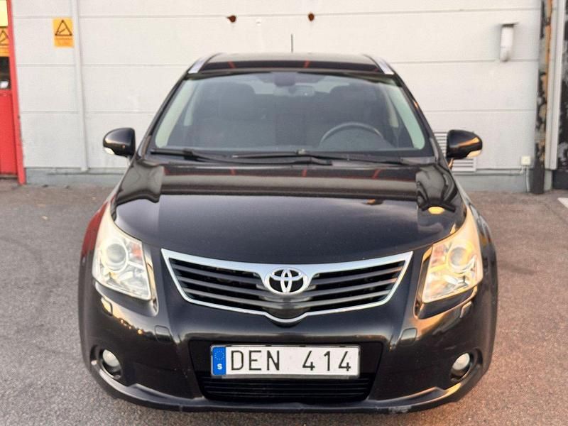 Svart Begagnad 2009 Toyota Avensis Business Edition Kombi | 69 000 kr (Marknadspris) - Bild 1/4