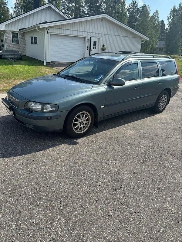 Grön Begagnad 2001 Volvo V70 Kombi | 13 000 kr (Bra pris) - Bild 1/4
