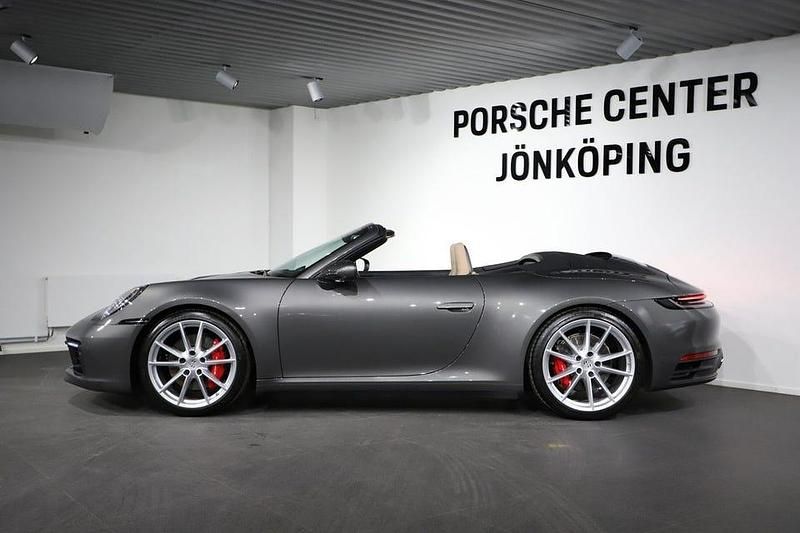 Begagnad Porsche 911 Carrera S 450 HK (330 kW) 2024 Flerfärgad Cab