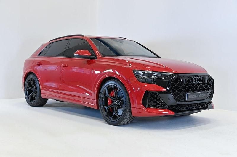 Röd Ny 2025 Audi RS Q8 Performance SUV | 1 899 000 kr - Bild 1/4
