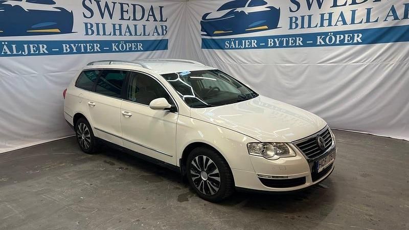 Vit Begagnad 2008 VW Passat Highline Kombi | 39 800 kr (Marknadspris) - Bild 1/4
