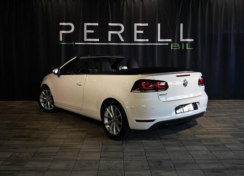 Begagnad VW Golf Cabriolet 160 HK (117 kW) 2012 Vit Cab