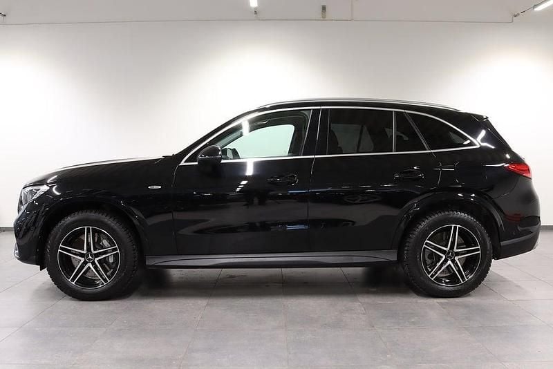 Begagnad Mercedes GLC300e Advanced 333 HK (244 kW) 2025 Svart SUV