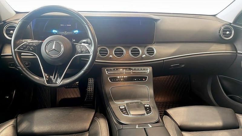 Begagnad Mercedes E220 All-Terrain 200 HK (147 kW) 2022 Svart Kombi