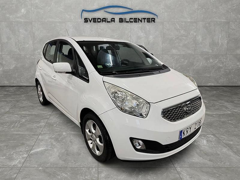 Vit Begagnad 2010 Kia Venga Comfort Halvkombi | 79 800 kr (Lite dyr) - Bild 1/4