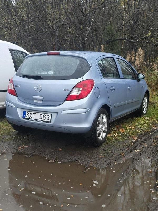 Blå Begagnad 2007 Opel Corsa Halvkombi | 28 000 kr (Marknadspris) - Bild 1/4