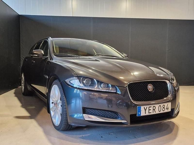 Begagnad Jaguar XF Sportbrake 200 HK (147 kW) 2013 Mörkgrå Kombi