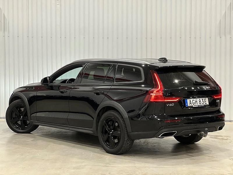 Begagnad Volvo V60 CC 190 HK (139 kW) 2020 Svart Kombi