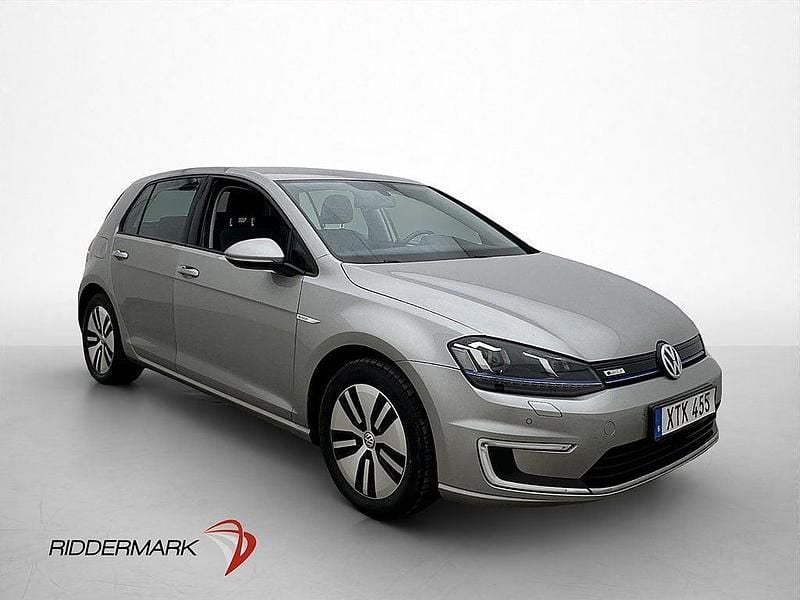 Begagnad VW e-Golf 85 kW (116 HK) 2016 Silver Halvkombi