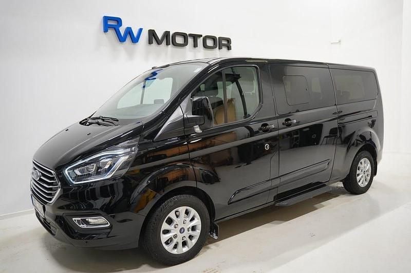Svart Begagnad 2018 Ford Tourneo Titanium Minibuss | 369 800 kr (Lite dyr) - Bild 1/4