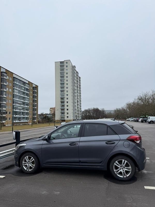 Begagnad Hyundai i20 84 HK (61 kW) 2016