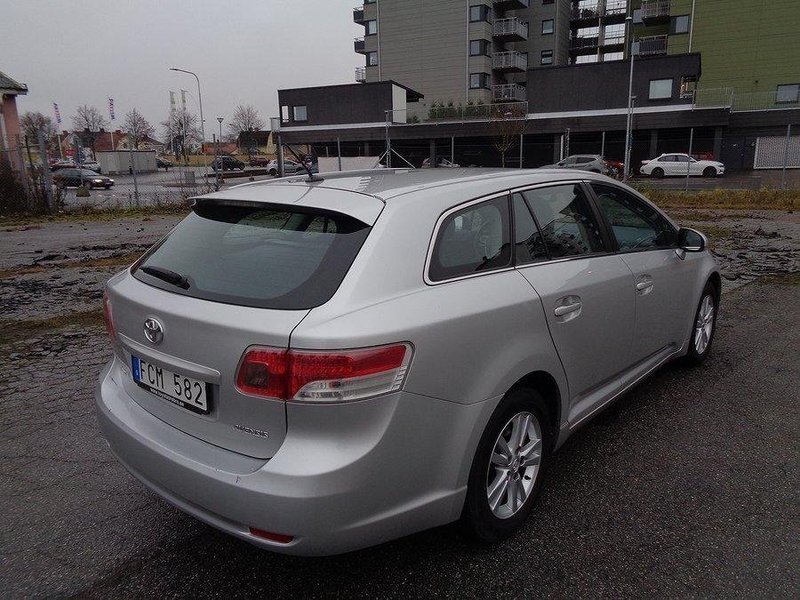 Såld Toyota Avensis Kombi 1.8 147hk, begagnad 2010, 14 600