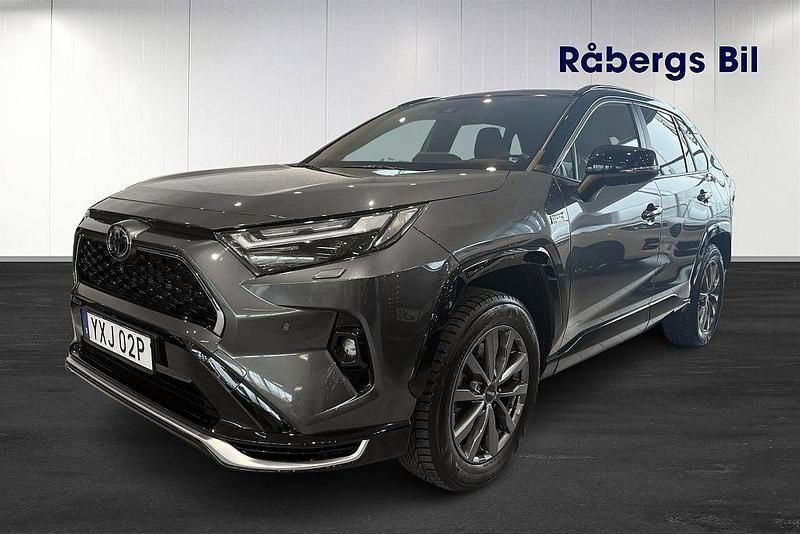 Grå Begagnad 2023 Toyota RAV4 Hybrid Premium SUV | 489 800 kr (Marknadspris) - Bild 1/4