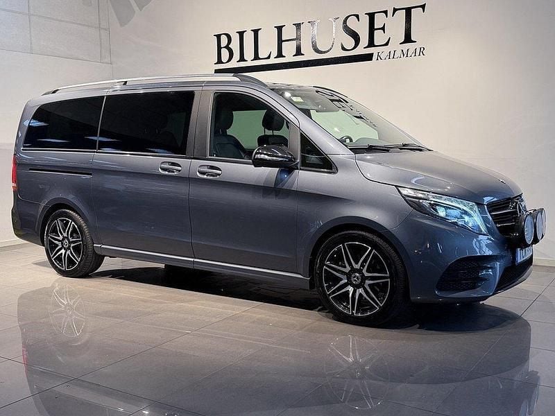 Grå Begagnad 2018 Mercedes V250 AMG Minibuss | 419 900 kr (Marknadspris) - Bild 1/4